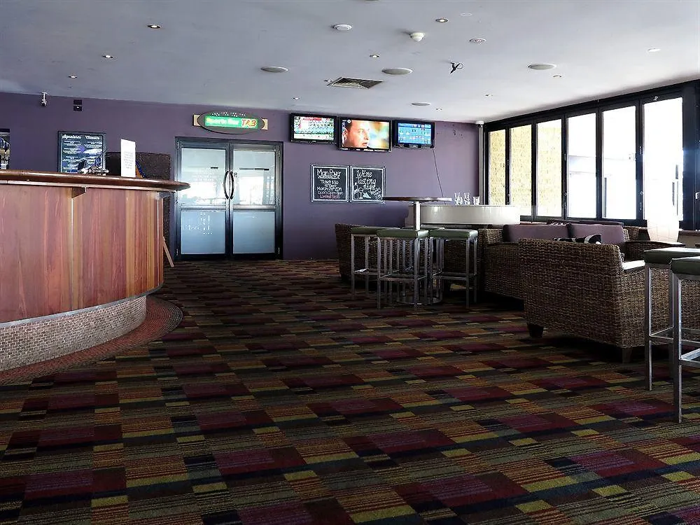 Nightcap At Kawana Waters Hotel