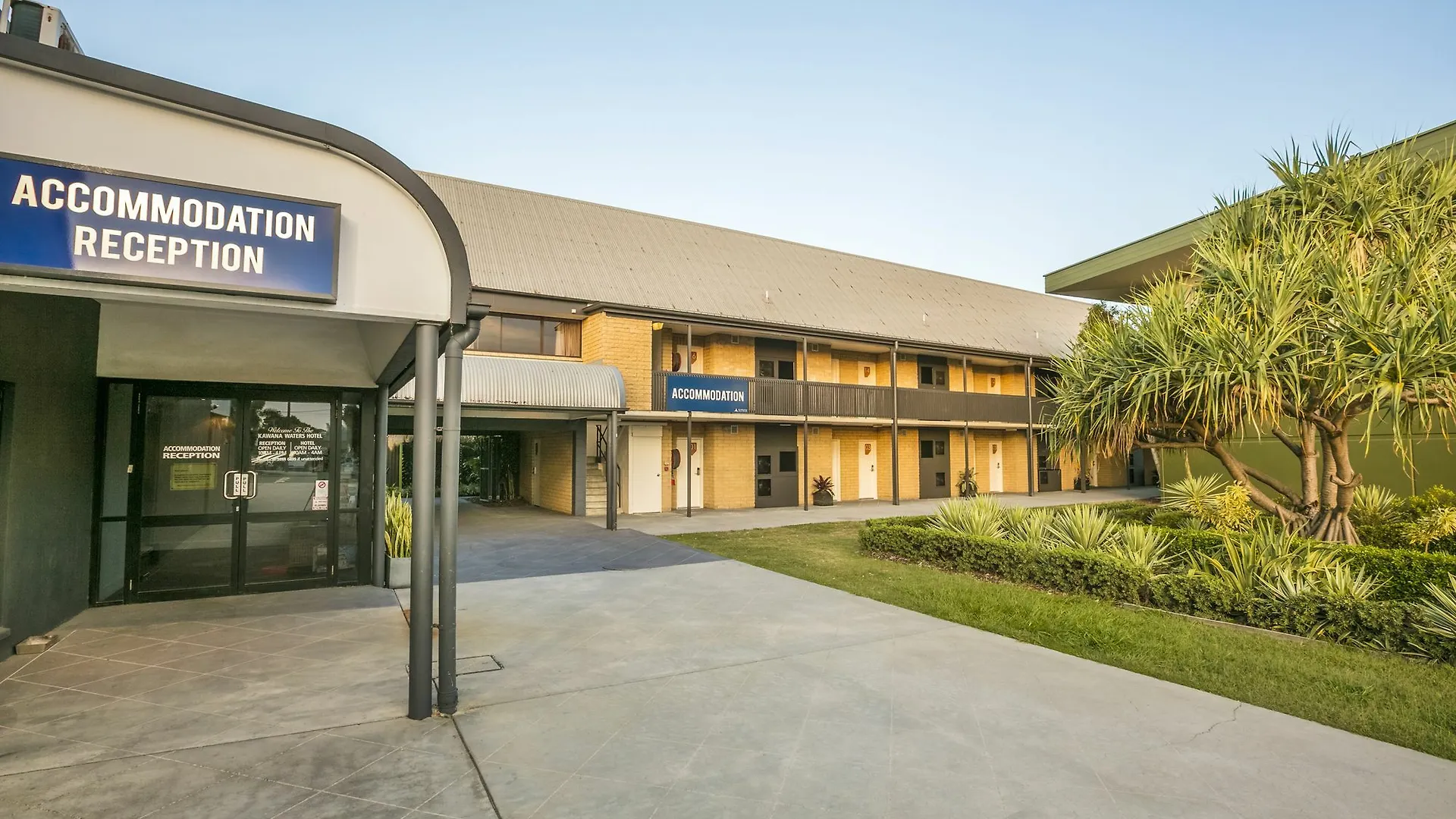 Nightcap At Kawana Waters Hotel